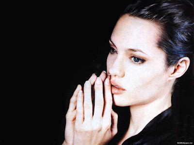 Hollywood Angel Angelina Jolie Wallpaper