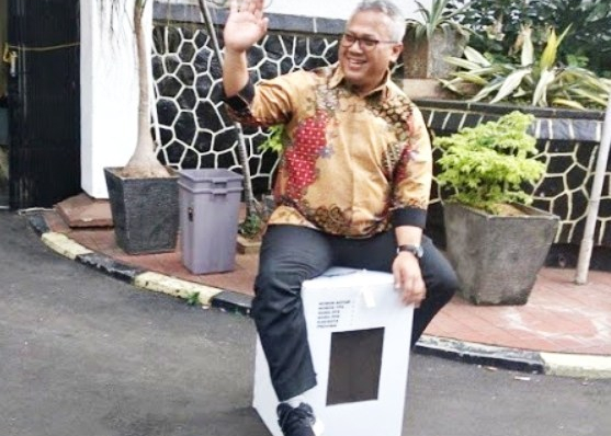 Gacerindo - Kabar konfirmasi positif Covid-19 yang juga menginfeksi Ketua Komisi Pemilihan Umum (KPU) Arief Budiman menuai komentar banyak pihak.