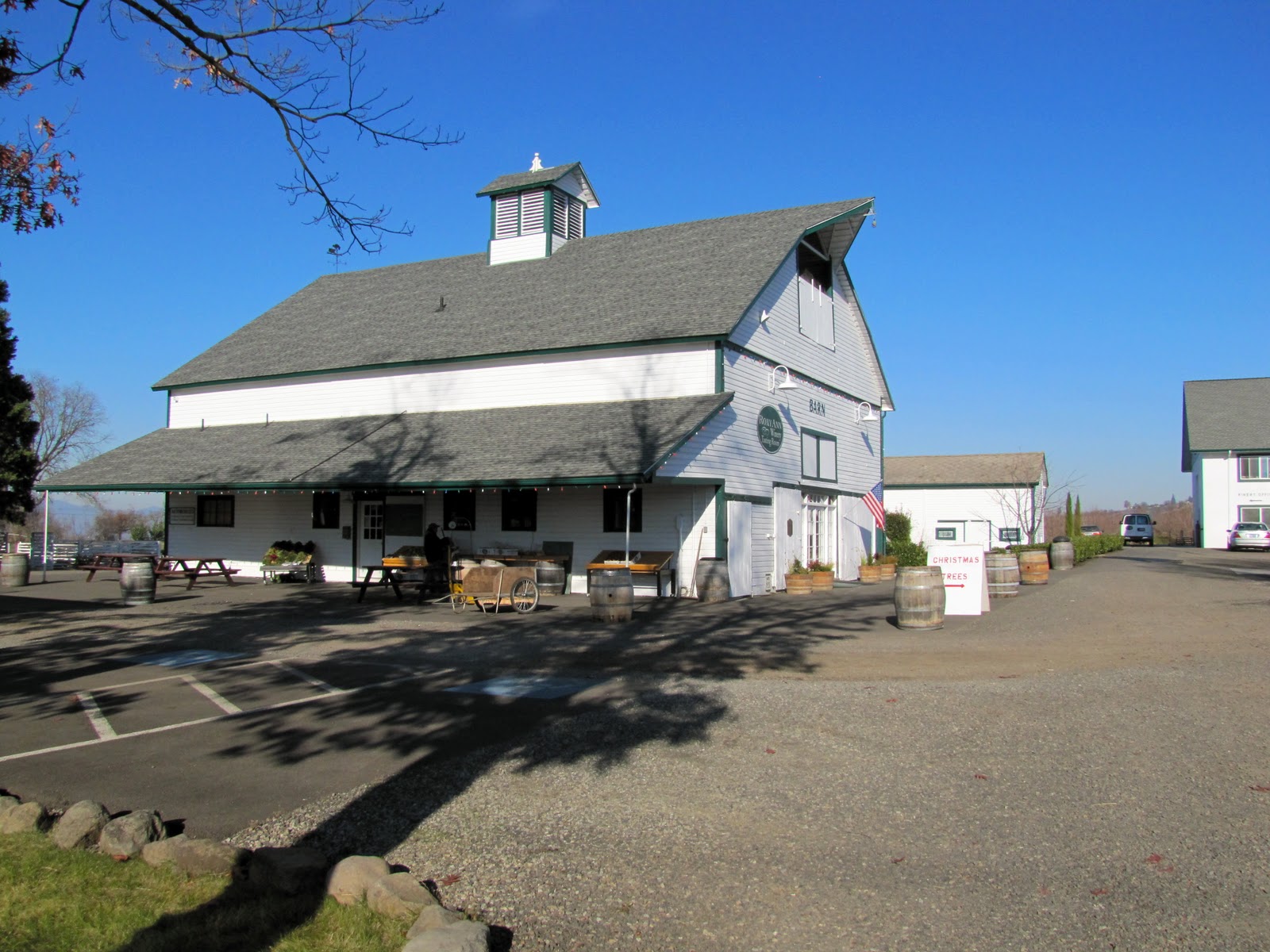 The Oregon Winery Review Christmas Season at Roxyann Winery Medford