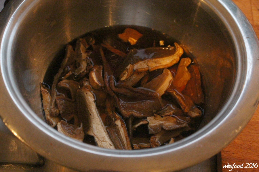 WesFood - Herr Westerhausen kocht ...: Kürbis-Steinpilzragout mit ...