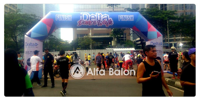 Balon Gate start finish Sewa Balon Balon Gate Delta Dance Walk di FX Jakarta.