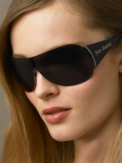 Hot Sunglasses Girls: What is it about glasses that make chicks hotter?