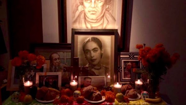Critican a Felipe Calderón por altar a “sus” muertos; ¿y los miles que mataste? le recriminan Critican a Felipe Calderón por altar a “sus” muertos; ¿y los miles que mataste? le recriminan