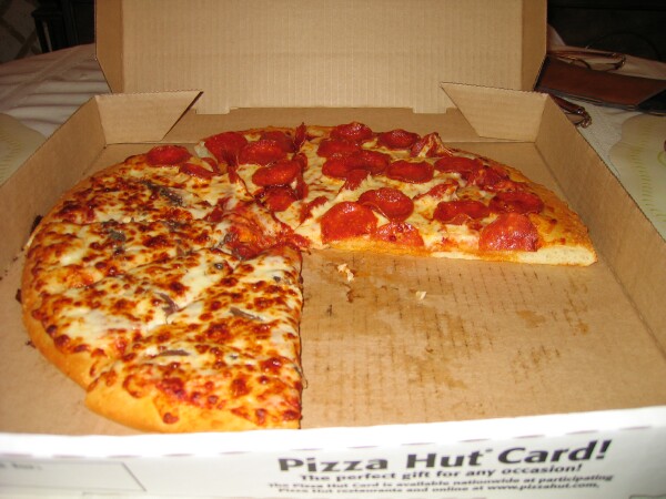 MultiCultClassics 10606 Political Product Placement Pizza.