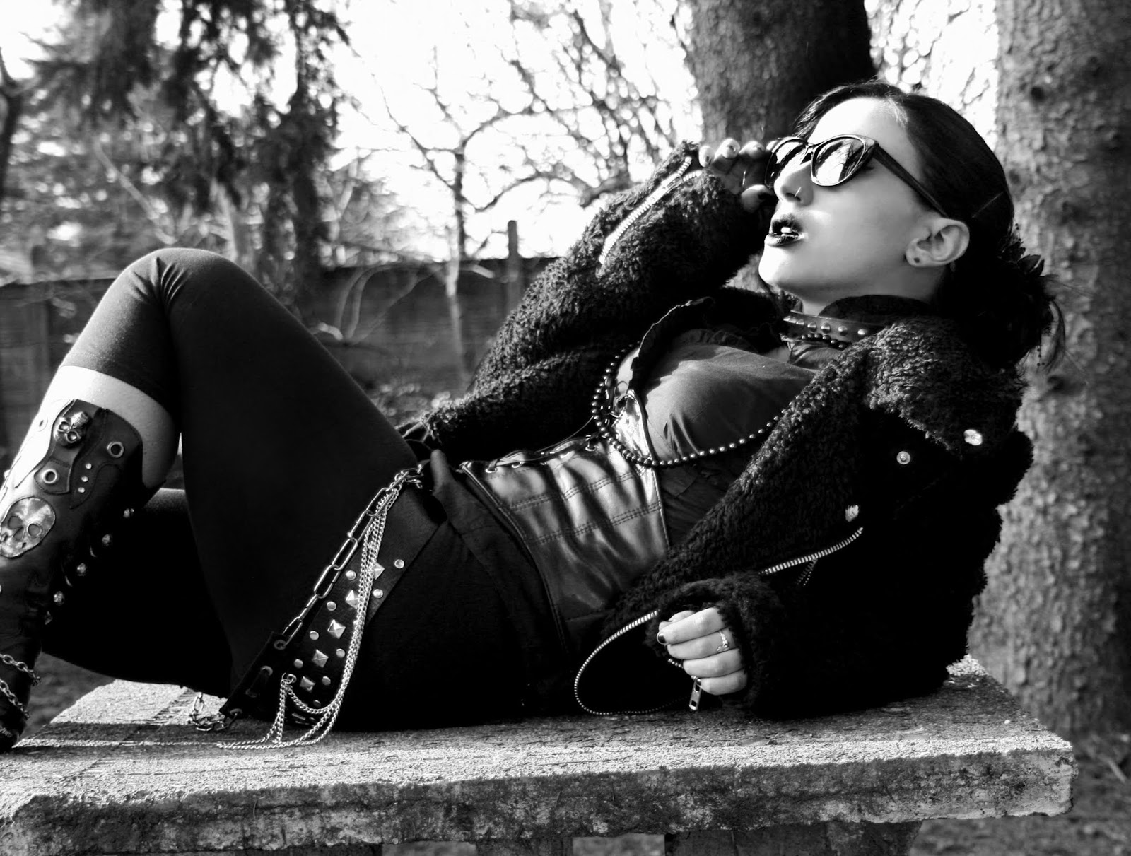 خلفيات بنات شريرات Punk Girls Wallpapers