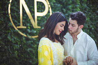 Photos from #PriyankaChopra and #NickJonas' engagement ceremony in India