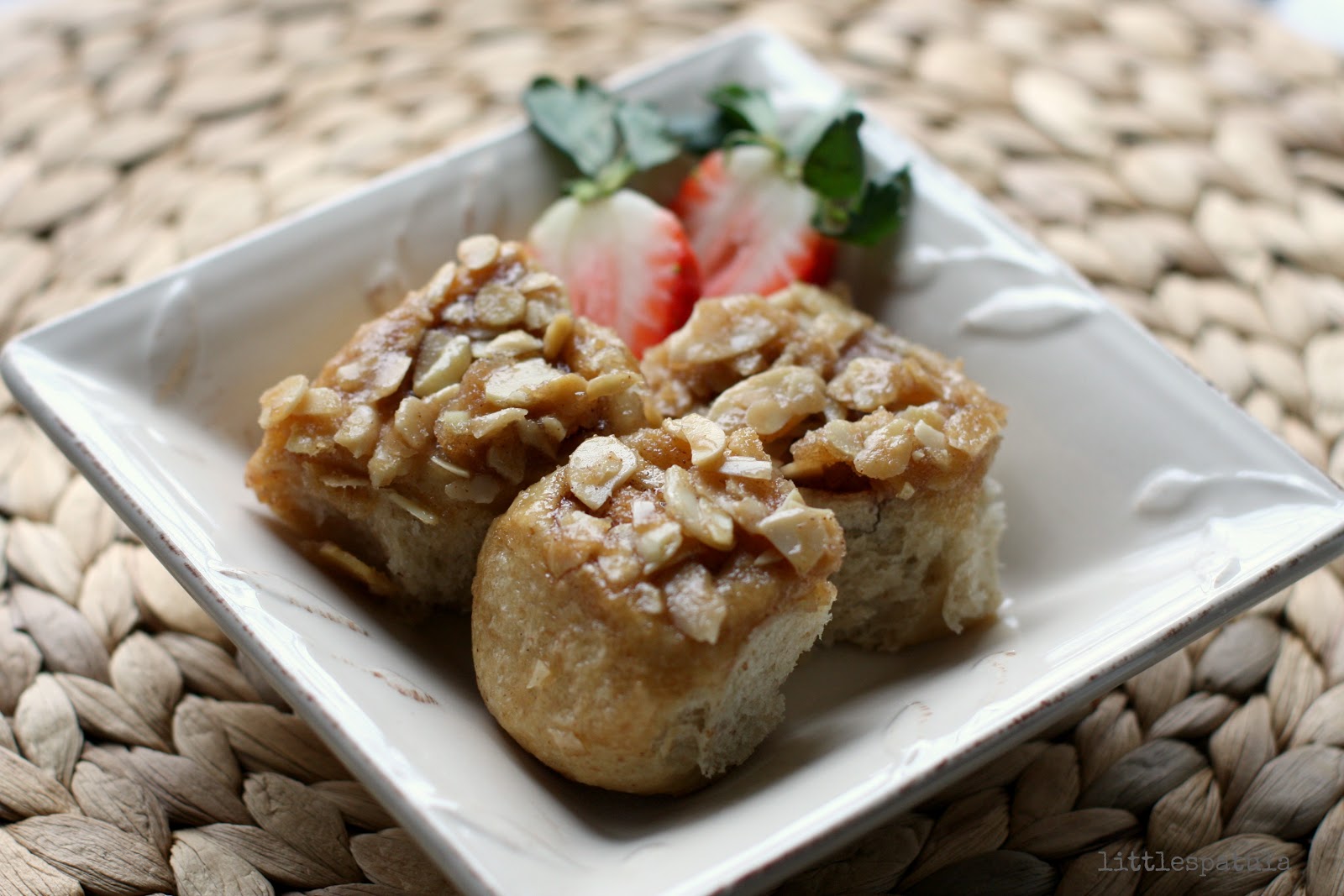 Little Spatula Cinnamon Rolls with Almonds