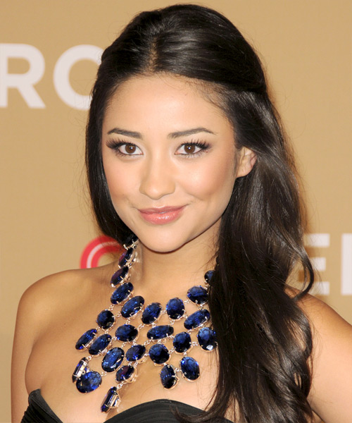 Shay-Mitchell-hair-style.jpg