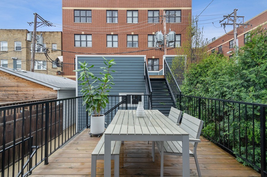 The Chicago Real Estate Local NEW for sale! Lincoln Square single