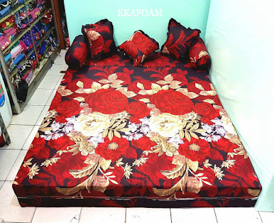 Sofa bed inoac bunga rosiana merah Sofa bed inoac motif bunga rosiana merah maroon