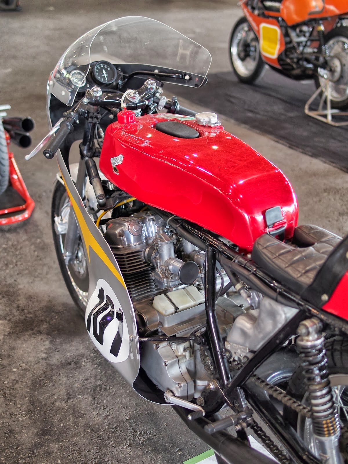 Bike Garage 4 Race Bike Garage For The Cheetah Speed