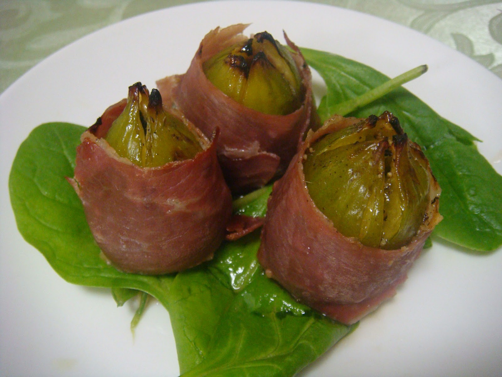 Saucy Thyme Roasted Figs with Prosciutto and