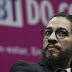 Jean Wyllys diz ter orgulho por episódio de cuspida em Bolsonaro