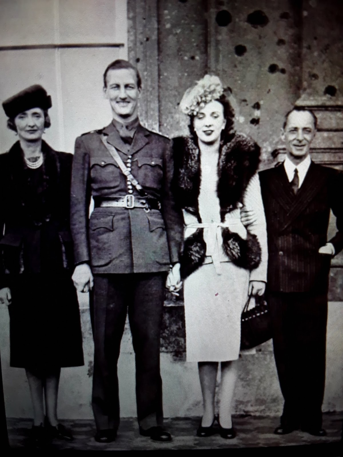 Lady Grace S Journal Royal Marriage Between Lady Iris Mountbatten Captain Hamilton O Malley