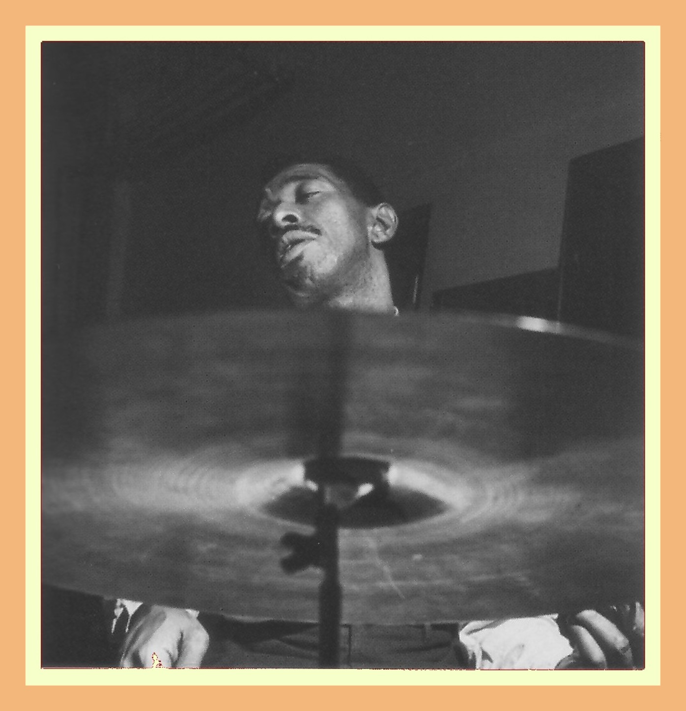 Joe jones. джаз в papa blues. Papa jo jones. Joe jones. джо джонс барабанщик.