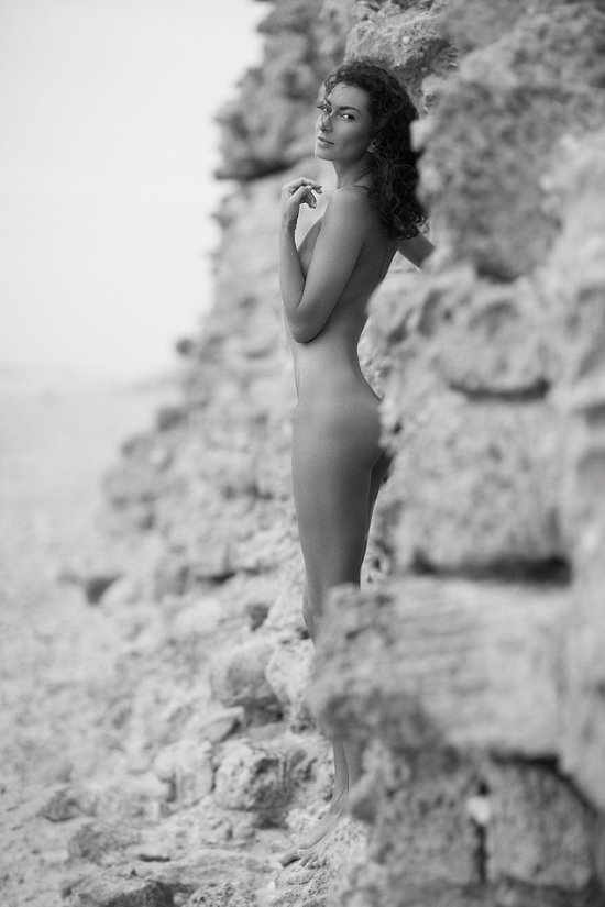 Zachar Rise fotografia mulheres modelos sensuais nudez praia areia provocante