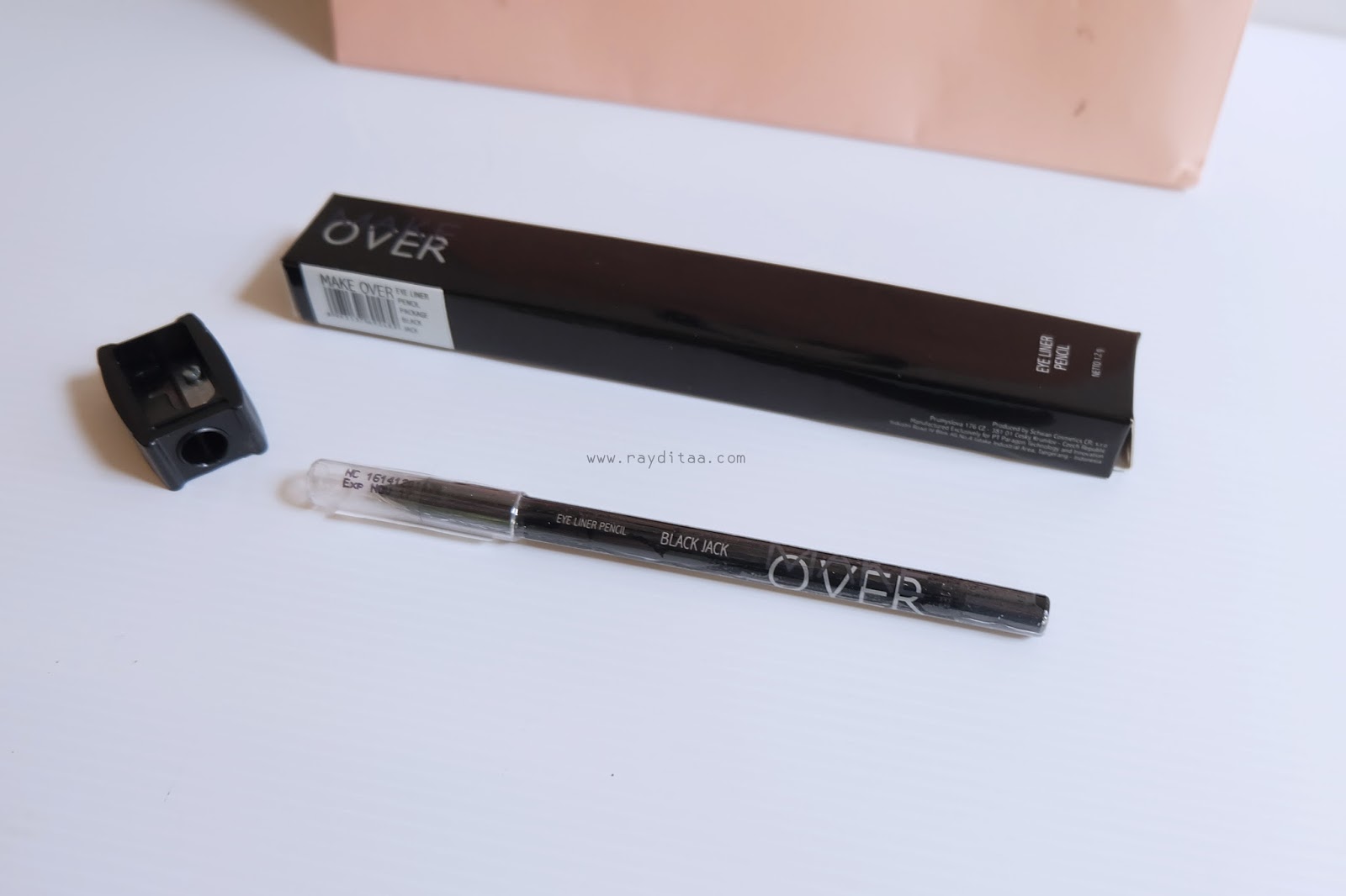 Review MakeOver Black Jack Pencil Eyeliner*, Sociolla Freebies January