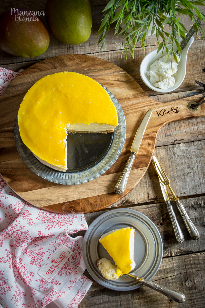 Tarta helada de queso y mango. Receta con Mesura, sin azúcar refinado.