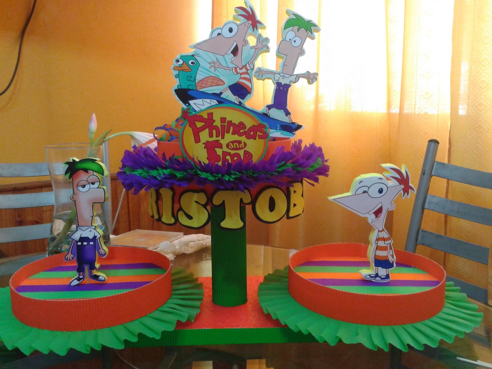 Centros de Mesa con Phineas y Ferb, parte 1