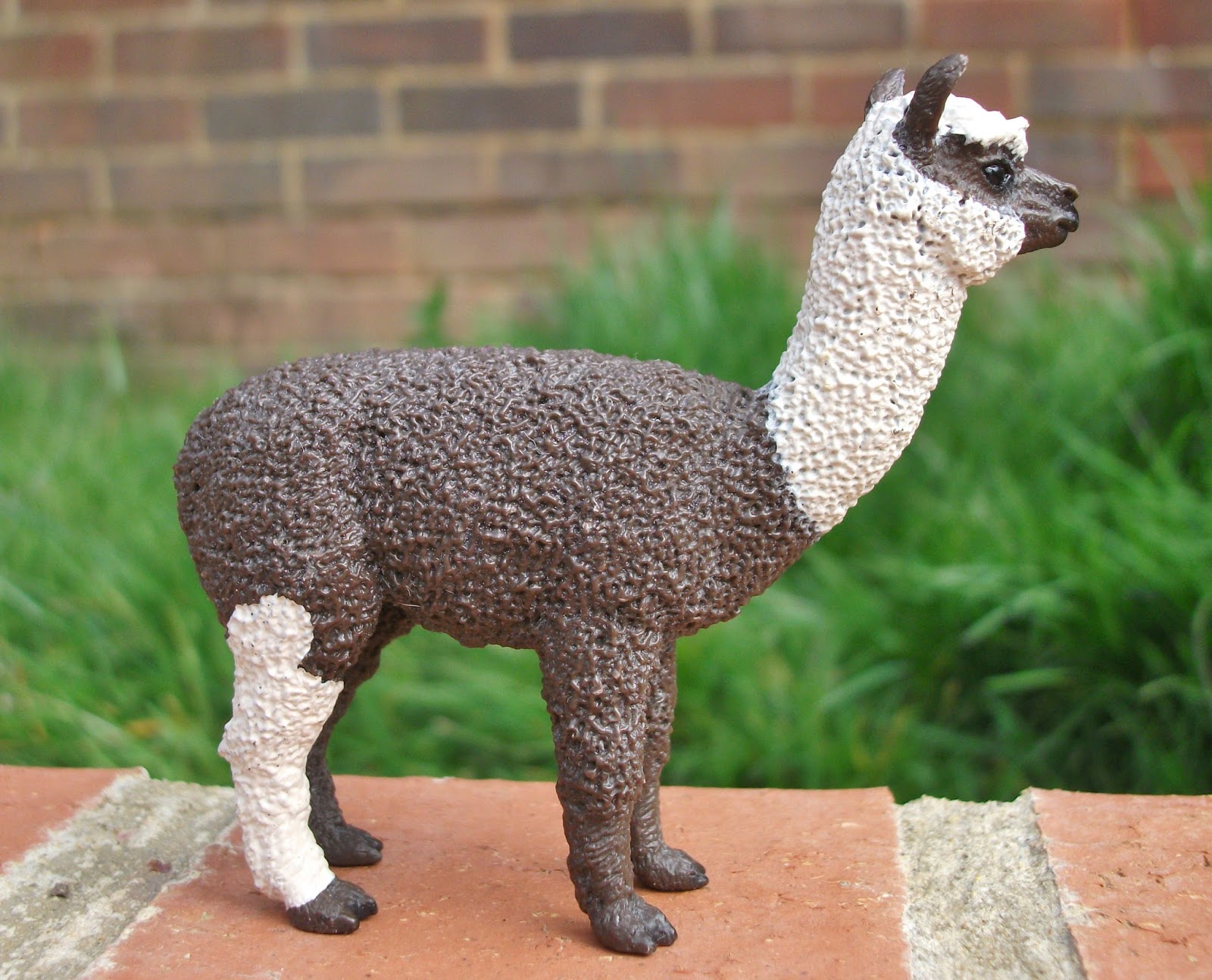 schleich alpaca family