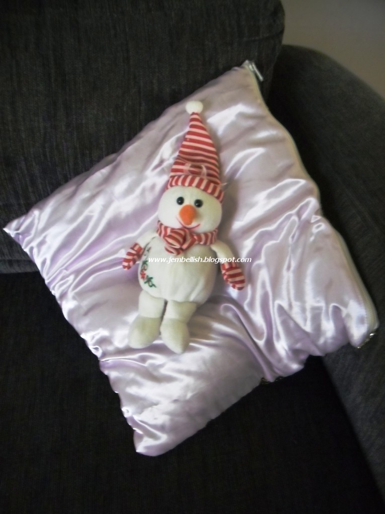 Creating my way to Success Sparkly Christmas Cushion Cover Tutorial