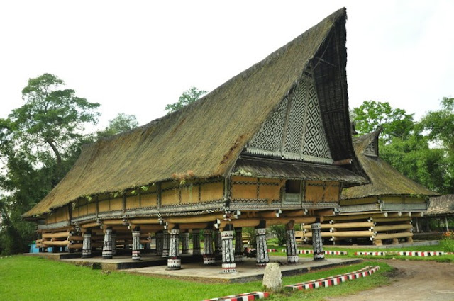  Rumah Bolon