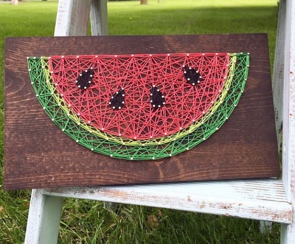 Aprende cómo hacer cuadros decorativos con hilos y clavos ~ Mimundomanual