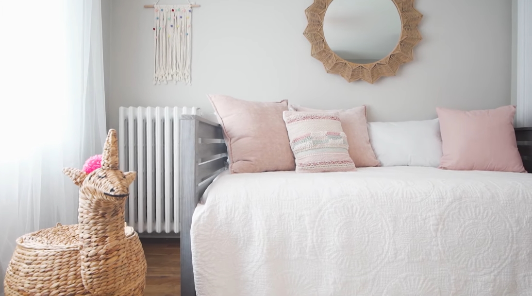 22 Interior Design Photos vs. 29 Springdale Blvd, Toronto Luxury Home Tour