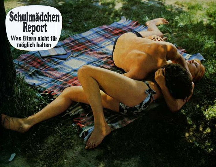 Japanische Schulmaedchen Bikini Onanieren