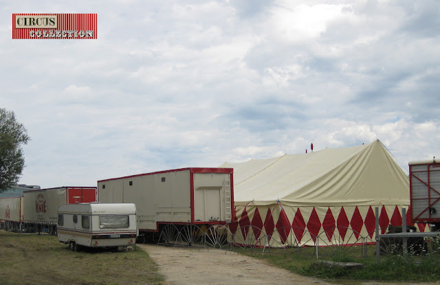 Tente écurie et camion semi-remorque bétaillère  du Circus Charles Knie 2012