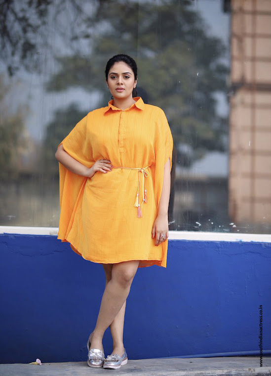 SreeMukhi in yellow photoshoot