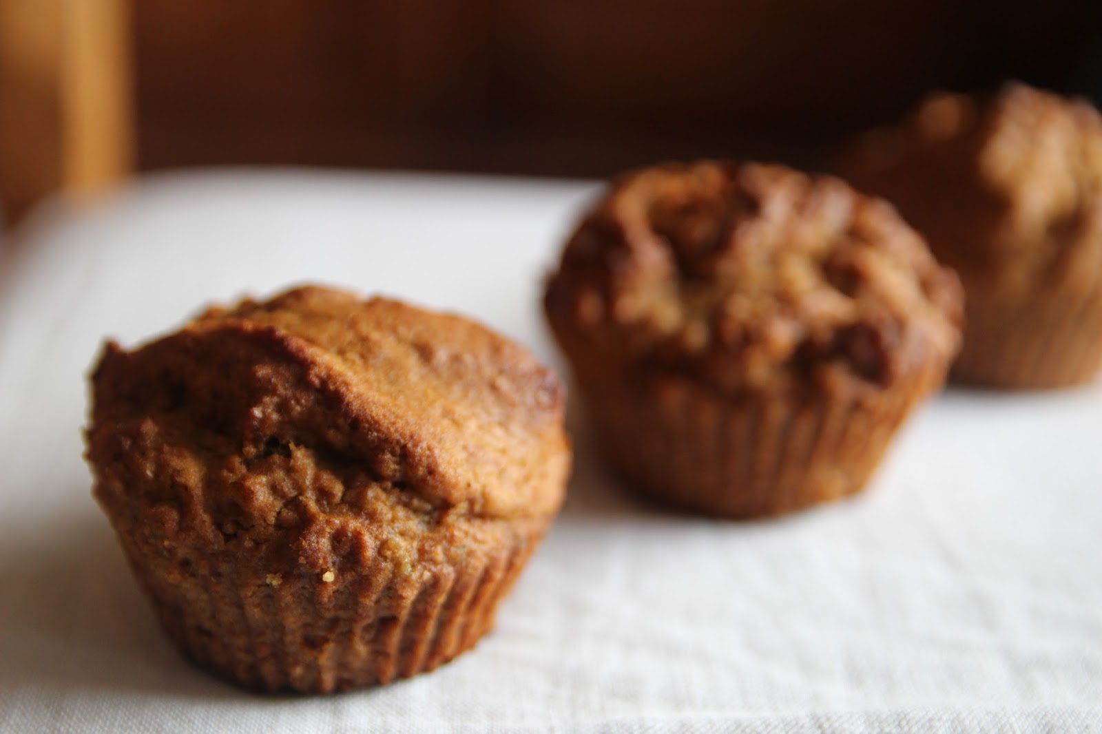 Cuillère et saladier Muffins à la purée de fruits