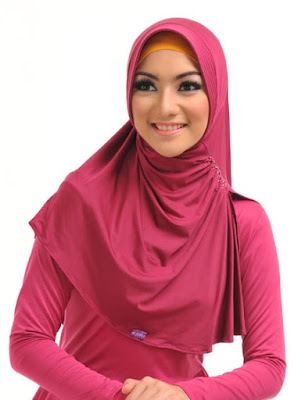 Trend fashion hijab dengan jilbab simpel modern Trend fashion hijab dengan jilbab simpel modern
