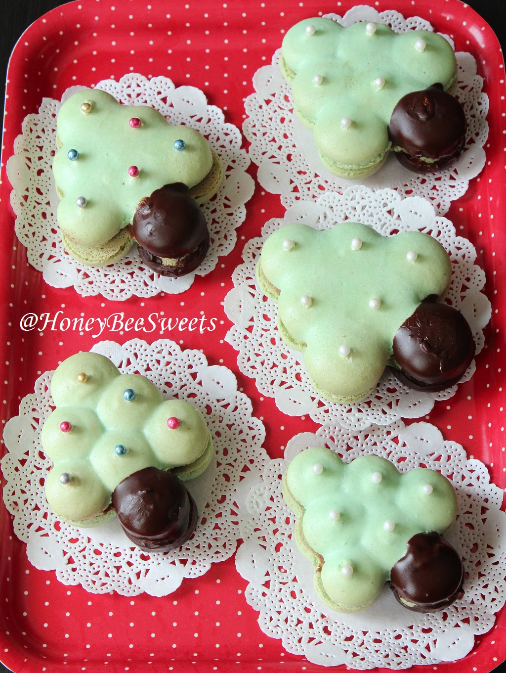 Diy macaron christmas ornaments Honey Bee Sweets: Christmas Tree Macarons & Merry Christmas!