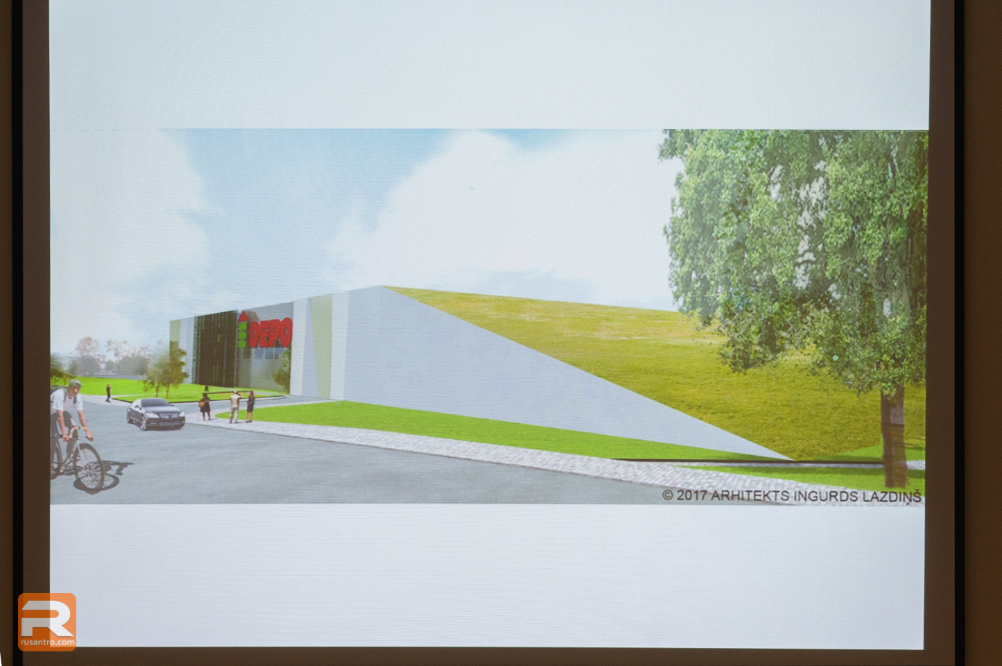 Arhitekts Ingurds Lazdiņš prezentē alternatīvo priekšlikumu "Depo" veikala projektam