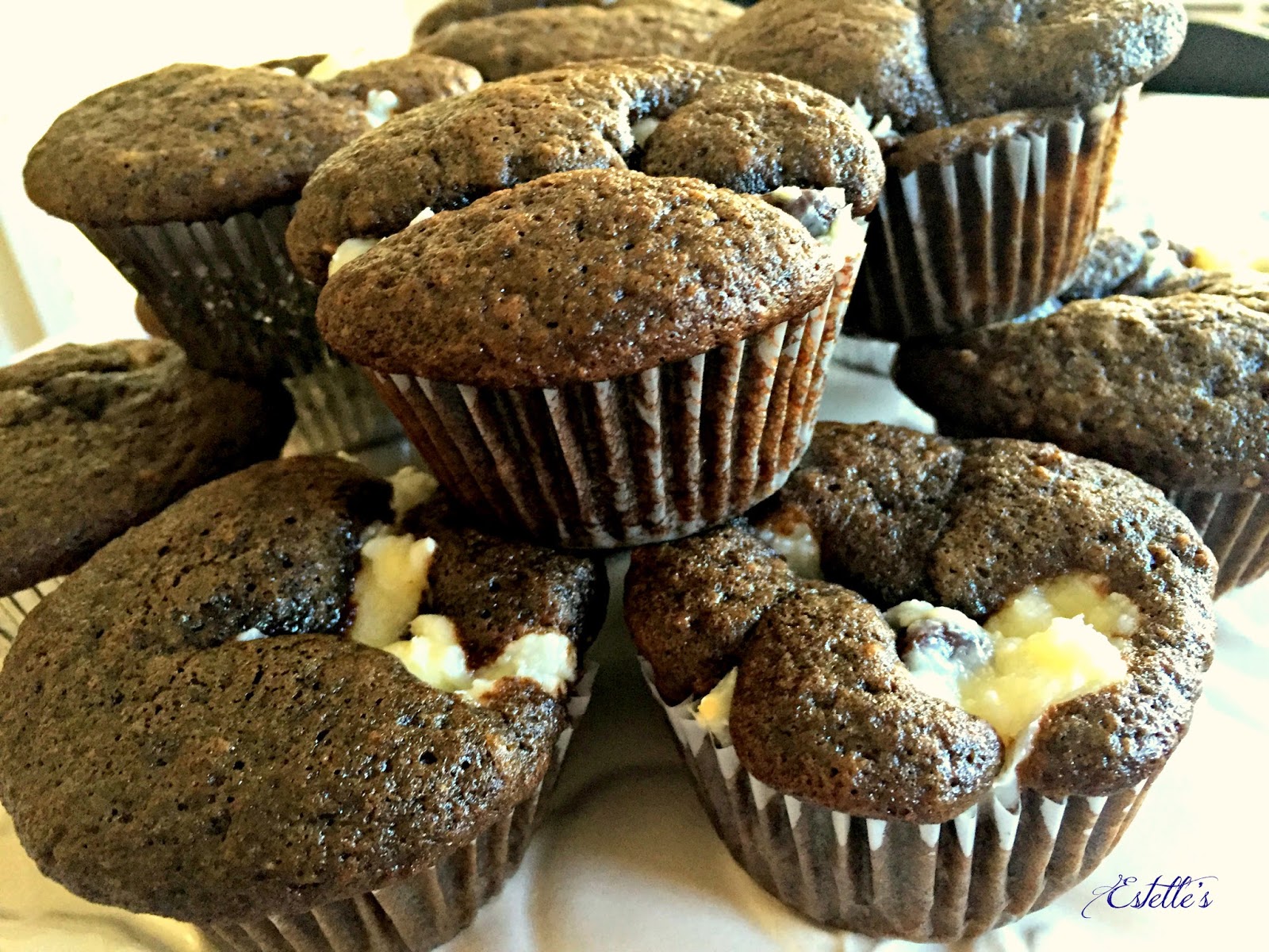 Estelle's CHOCOLATE CHIP CREAM CHEESE CUPCAKES