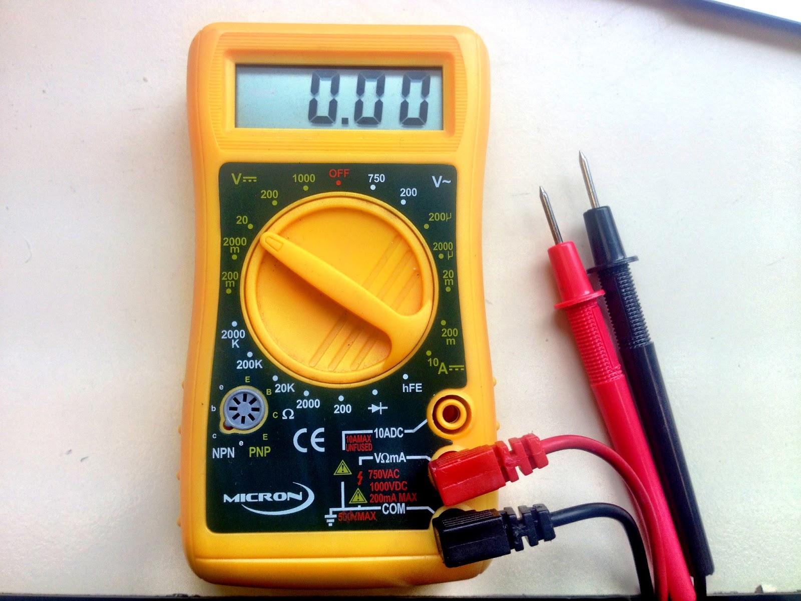little-scale: Multimeter Basics: Measuring Resistance and DC Voltage