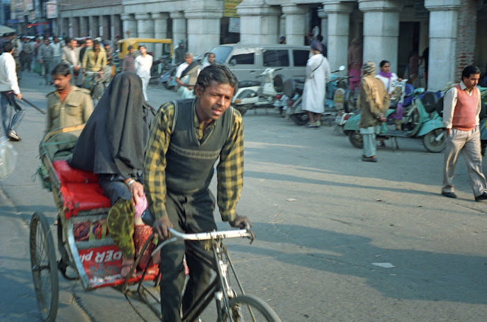 New Delhi, Connaught Place, © L Gigout, 1991