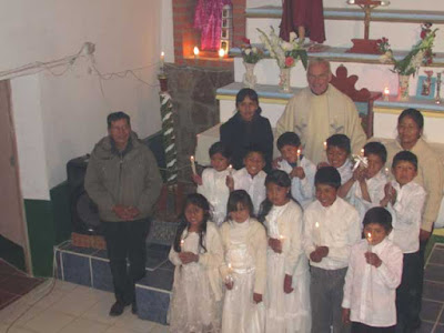 Gruppenfoto mit den Erstkommunionkindern