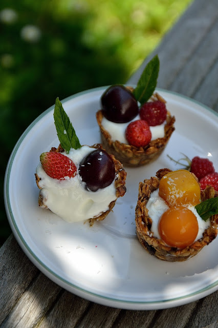 Granola cup, yaourt et fruits