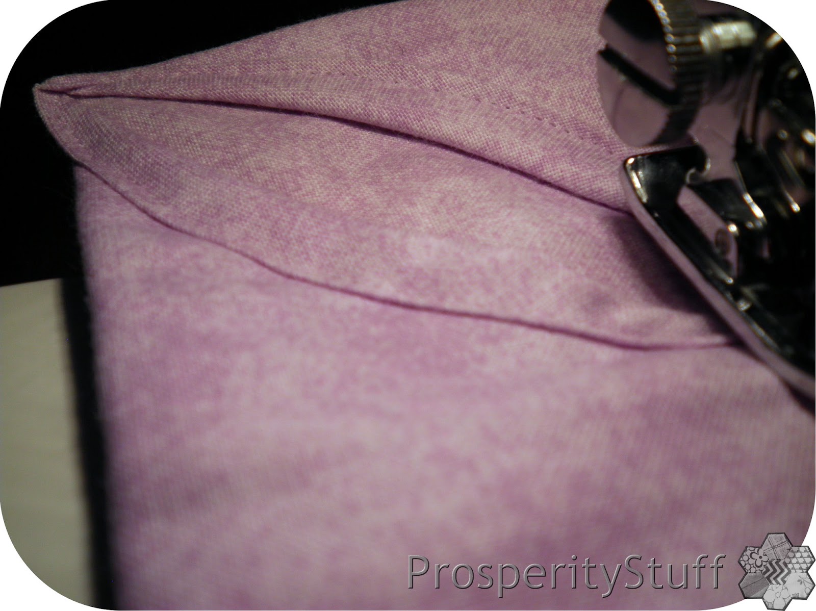 ProsperityStuff Quilts Cathedral Window MiniQuilt by machine!