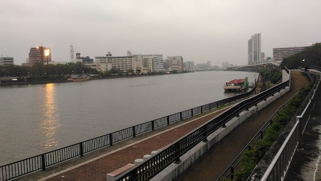Comme j'avais du temps je suis rentré à pied en longeant le canal