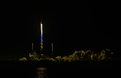 Falcon 9 Zuma liftoff