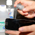 Pantalla del celular contiene 30 veces más bacterias que la taza del inodoro.