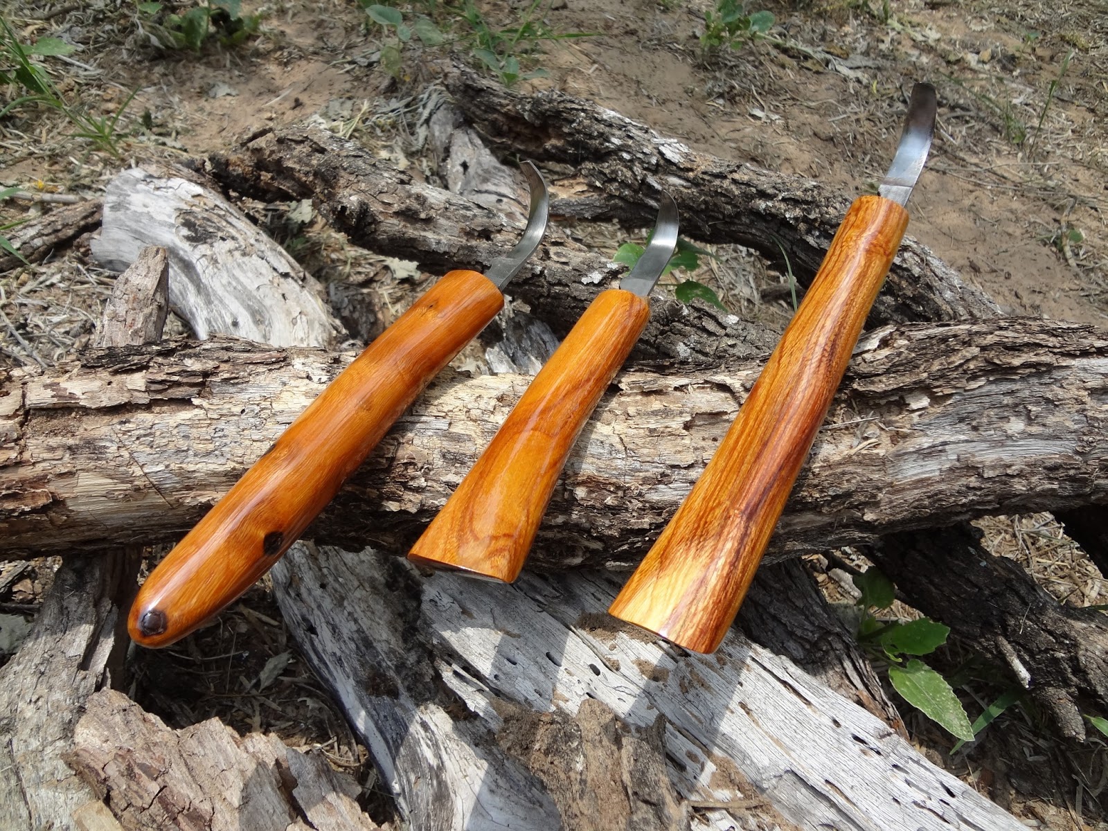 Woods Roamer An Array of Crooked and Hook Knives (Part Two)