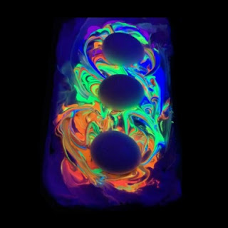 GLOW-IN-THE-DARK EGG DYING- what? My kids are going to flip!! #eastercrafts #eastereggdecorating #eggdyingideas #glowinthedarkeastereggs #eastercraftsforkids #easteractivitiesforkids #eastereggs #glowinthedarkeggs #easteractivitiesforpreschool #craftsforkids #activitiesforkids