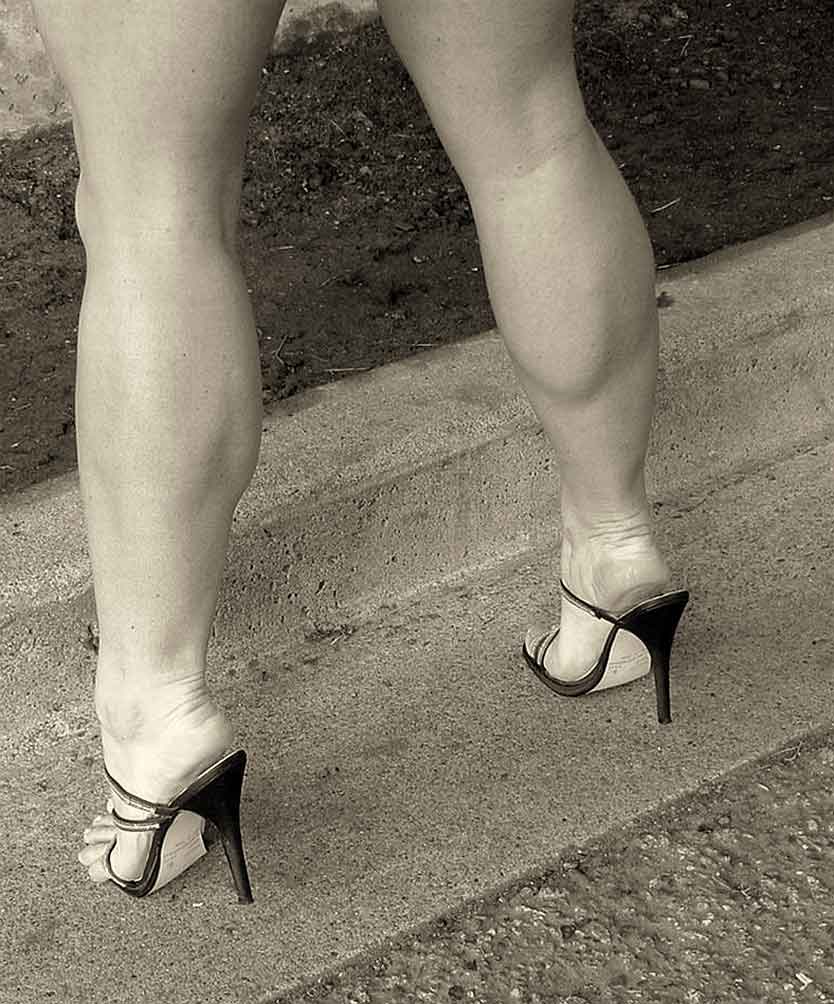 Margodiva. Женские ножки. Женские ноги на каблуках. Старые ноги на шпильках.