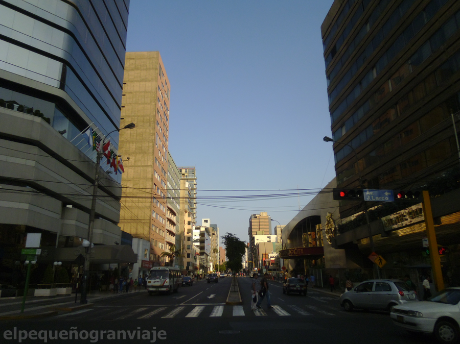 Miraflores El Pequeño Gran Viaje