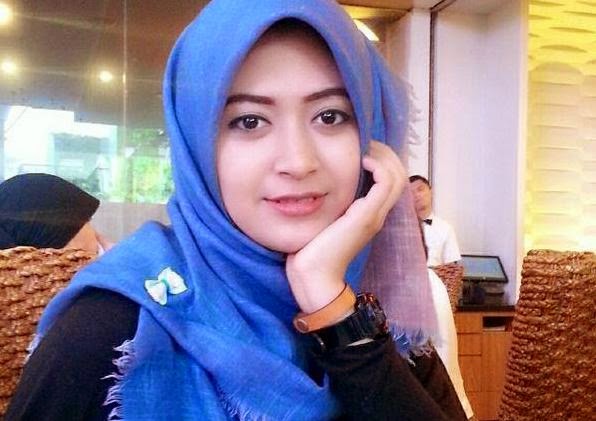 Tips Agar Wajah Menjadi Cantik dan Awet Muda Tips Agar Wajah Menjadi Cantik dan Awet Muda