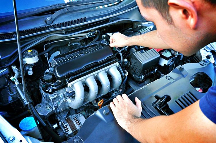 Otomobilinizin pompası tepki vermiyorsa anahtarı kontaktan çıkartarak tekrar çalıştırmak için bir süre beklemelisiniz.